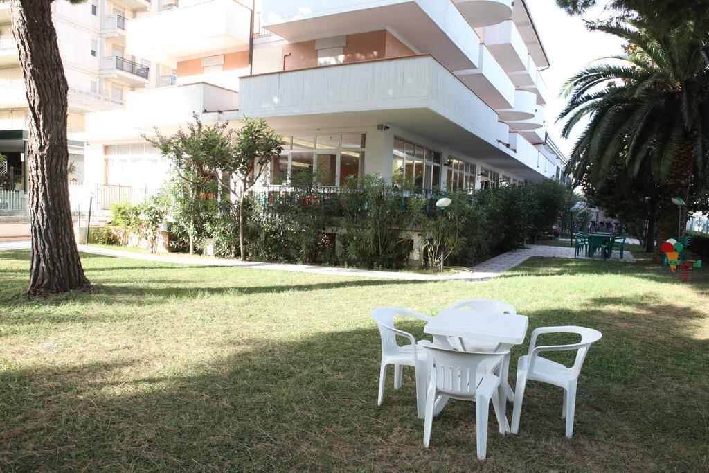 Hotel Blumen San Benedetto del Tronto Ngoại thất bức ảnh